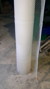 Plastic Screen Net white PLASTIC SCREEN NET WHITE 1/2 hole 4ft height 1 roll 30 meters long 1 roll only per order due to height and weight capacity gardening shield