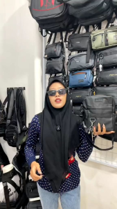 Tas Sling Bag Pria PEGE Frank Selempang Bahu Casual Trendy Warna Polos Hitam - PG 9063