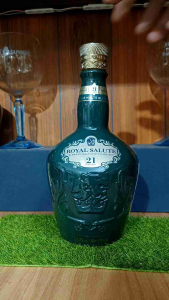 Vỏ chai rượu ngoại Chivas 21 Xanh Ngọc đời mới 2022 cực đẹp mới 99% (chai rỗng)