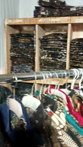 KEMEJA BATIK PRIA LENGAN PANJANG WARNA ABU ABU