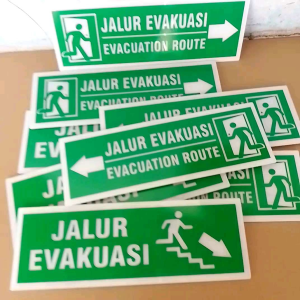 Papan Arah Jalur Evakuasi Sign Board Akrilik