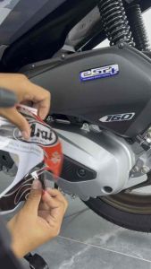 สติกเกอร์PCX160 ปี 2025 ติดแคร้ง ปริ้นละเอียด เกรดคุณภาพ พร้อมเคลือบเงา ไม่ทิ้งคราบกาว ไดคัทเป๊ะ หมึกแท้ญี่ปุ่น สีสด