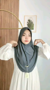 Jilbab Bergo Harian Instan Polos Size M/Kerudung Sporty Jersey Polos Avisha