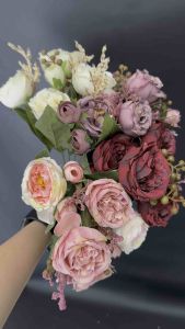 Bunga Mawar Palsu: Dekorasi & Buquet Artificial