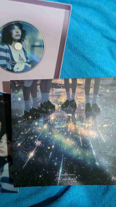 (Siyeon CD) QWER Official ❌ Random Inclusions (IN A MILLION NOISES I’LL BE YOUR HARMONY) Unsealed Album A Ver