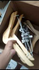 Hanger Jepit Kayu Palang Besi Natural Dewasa