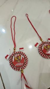 Bendera Mendali merah putih / Gantung