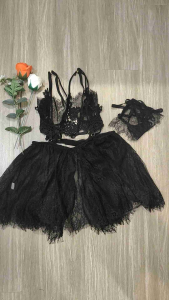 Bộ đồ lót ren dây vai mỏng hóa trang nàng hầu quyến rũ hàng nhập khẩu có che tên sản phẩm.