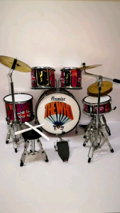 (READY STOCK) MINIATURE HAND MAKE DRUM SET FOR COLLECTION SET SIZE AROUND 15-16CM X 16-18cm No music