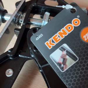 KENDO Silicone Caulking Gun Heavy Duty 9" / 225mm  - 45403