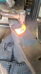 คมจริง มีดกรีดยางช่างสัก มีดตีใบกบแท้ 100% ราคาชุดสุดคุ้ม แถมฟรี หินหยาบและหินละเอียด