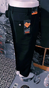 Celana Formal Pria: Memilih Celana Kerja yang Tepat