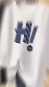 Kaos Oversize Wanita: Pilihan Modis untuk Tampil Stylish