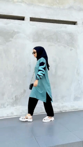 ONESET LONG TUNIK LARISSA oleh CHATIFA