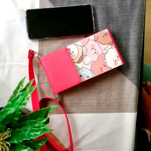 Tas Selempang Wanita Simple Casual Lucu Terbaru Kekinian Untuk OOTD Termurah Keren Sekolah Import Mewah Remaja Sling Bag Mini Korean Style Kecil Aesthetic Ala Kondangan\\n\\n Apa Itu Tas Selempang Wanita Simple Casual?\\n\\nTas selempang wanita simple casual adalah tas yang dirancang khusus untuk wanita yang menginginkan penampilan sederhana namun tetap modis. Tas ini biasanya memiliki desain yang simpel dan fungsional, sehingga cocok digunakan sehari-hari atau untuk acara-acara formal.\\n\\n Desain dan Fitur\\n\\nTas selempang wanita simple casual biasanya memiliki desain yang minimalis, dengan warna-warna netral seperti hitam, coklat, atau abu-abu. Beberapa model juga menawarkan variasi warna yang lebih cerah dan berani, tergantung pada preferensi pribadi pengguna. Fitur-fitur yang umum ditemukan pada tas selempang wanita simple casual antara lain:\\n\\n- Material berkualitas tinggi: Tas ini dibuat dari bahan-bahan berkualitas tinggi, seperti kulit sintetis atau kanvas, yang tahan lama dan mudah dibersihkan.\\n- Kapasitas yang cukup: Tas selempang wanita simple casual biasanya memiliki kapasitas yang cukup untuk menyimpan barang-barang penting seperti dompet, ponsel, dan kunci.\\n- Tali selempang yang nyaman: Tali selempang tas ini dirancang untuk memberikan kenyamanan saat dipakai, dengan panjang yang dapat disesuaikan sesuai kebutuhan.\\n\\n Fungsi dan Kelebihan\\n\\nBeberapa fungsi dan kelebihan tas selempang wanita simple casual antara lain:\\n\\n- Praktis dan mudah dibawa: Tas ini sangat praktis dan mudah dibawa ke mana-mana, baik untuk keperluan sehari-hari maupun acara-acara formal.\\n- Cocok untuk berbagai kesempatan: Tas selempang wanita simple casual dapat dipadukan dengan berbagai jenis pakaian, mulai dari pakaian santai hingga pakaian formal.\\n- Tidak memakan banyak ruang: Tas ini tidak memakan banyak ruang saat disimpan, sehingga mudah dibawa-bawa tanpa membuat beban tambahan.\\n\\n Tas Rantai Embos Kekinian\\n\\nTas rantai embos kekinian adalah tas yang dirancang dengan gaya modern dan unik, dengan fitur rantai embos yang menambah nilai estetika dan kepraktisan tas tersebut.\\n\\n Desain dan Fitur\\n\\nTas rantai embos kekinian biasanya memiliki desain yang minimalis, dengan warna-warna netral atau berani. Fitur-fitur yang umum ditemukan pada tas rantai embos kekinian antara lain:\\n\\n- Material berkualitas tinggi: Tas ini dibuat dari bahan-bahan berkualitas tinggi, seperti kulit sintetis atau kanvas, yang tahan lama dan mudah dibersihkan.\\n- Rantai embos: Tas ini dilengkapi dengan rantai embos yang memberikan nilai estetika dan kepraktisan pada tas tersebut.\\n- Kapasitas yang cukup: Tas rantai embos kekinian biasanya memiliki kapasitas yang cukup untuk menyimpan barang-barang penting seperti dompet, ponsel, dan kunci.\\n\\n Fungsi dan Kelebihan\\n\\nBeberapa fungsi dan kelebihan tas rantai embos kekinian antara lain:\\n\\n- Praktis dan mudah dibawa: Tas ini sangat praktis dan mudah dibawa ke mana-mana, baik untuk keperluan sehari-hari maupun acara-acara formal.\\n- Cocok untuk berbagai kesempatan: Tas rantai embos kekinian dapat dipadukan dengan berbagai jenis pakaian, mulai dari pakaian santai hingga pakaian formal.\\n- Tidak memakan banyak ruang: Tas ini tidak memakan banyak ruang saat disimpan, sehingga mudah dibawa-bawa tanpa membuat beban tambahan.\\n\\n Tas Cewek Fashion Sling Bag\\n\\nTas cewek fashion sling bag adalah tas yang dirancang khusus untuk wanita yang menginginkan penampilan modis dan fungsional.\\n\\n Desain dan Fitur\\n\\nTas cewek fashion sling bag biasanya memiliki desain yang unik dan modern, dengan warna-warna yang berani dan menarik. Fitur-fitur yang umum ditemukan pada tas cewek fashion sling bag antara lain:\\n\\n- Material berkualitas tinggi: Tas ini dibuat dari bahan-bahan berkualitas tinggi, seperti kulit sintetis atau kanvas, yang tahan lama dan mudah dibersihkan.\\n- Kapasitas yang cukup: Tas cewek fashion sling bag biasanya memiliki kapasitas yang cukup untuk menyimpan barang-barang penting seperti dompet, ponsel, dan kunci.\\n- Tali selempang yang nyaman: Tali selempang tas ini dirancang untuk memberikan kenyamanan saat dipakai, dengan panjang yang dapat disesuaikan sesuai kebutuhan.\\n\\n Fungsi dan Kelebihan\\n\\nBeberapa fungsi dan kelebihan tas cewek fashion sling bag antara lain:\\n\\n- Praktis dan mudah dibawa: Tas ini sangat praktis dan mudah dibawa ke mana-mana, baik untuk keperluan sehari-hari maupun acara-acara formal.\\n- Cocok untuk berbagai kesempatan: Tas cewek fashion sling bag dapat dipadukan dengan berbagai jenis pakaian, mulai dari pakaian santai hingga pakaian formal.\\n- Tidak memakan banyak ruang: Tas ini tidak memakan banyak ruang saat disimpan, sehingga mudah dibawa-bawa tanpa membuat beban tambahan.\\n\\n Tas Mini Korean Style\\n\\nTas mini Korean style adalah tas yang dirancang dengan gaya Korea yang unik dan menarik, dengan ukuran yang lebih kecil dibandingkan dengan tas selempang biasa.\\n\\n Desain dan Fitur\\n\\nTas mini Korean style biasanya memiliki desain yang unik dan modern, dengan warna-warna yang berani dan menarik. Fitur-fitur yang umum ditemukan pada tas mini Korean style antara lain:\\n\\n- Material berkualitas tinggi: Tas ini dibuat dari bahan-bahan berkualitas tinggi, seperti kulit sintetis atau kanvas, yang tahan lama dan mudah dibersihkan.\\n- Kapasitas yang cukup: Tas mini Korean style biasanya memiliki kapasitas yang cukup untuk menyimpan barang-barang penting seperti dompet, ponsel, dan kunci.\\n- Ukuran yang lebih kecil: Tas ini memiliki ukuran yang lebih kecil dibandingkan dengan tas selempang biasa, sehingga lebih mudah dibawa-bawa dan tidak memakan banyak ruang.\\n\\n Fungsi dan Kelebihan\\n\\nBeberapa fungsi dan kelebihan tas mini Korean style antara lain:\\n\\n- Praktis dan mudah dibawa: Tas ini sangat praktis dan mudah dibawa ke mana-mana, baik untuk keperluan sehari-hari maupun acara-acara formal.\\n- Cocok untuk berbagai kesempatan: Tas mini Korean style dapat dipadukan dengan berbagai jenis pakaian, mulai dari pakaian santai hingga pakaian formal.\\n- Tidak memakan banyak ruang: Tas ini tidak memakan banyak ruang saat disimpan, sehingga mudah dibawa-bawa tanpa membuat beban tambahan.\\n\\n Cara Memilih Tas Selempang Wanita Simple Casual\\n\\nBerikut adalah beberapa tips untuk memilih tas selempang wanita simple casual yang tepat untuk Anda:\\n\\n- Pertimbangkan Desain dan Model: Pilih tas selempang wanita simple casual dengan desain dan model yang sesuai dengan selera dan kebutuhan Anda. Pastikan tas tersebut memiliki desain yang minimalis namun tetap modis, serta model yang cocok untuk berbagai kesempatan.\\n- Perhatikan Bahan dan Kualitas: Pilih tas selempang wanita simple casual yang terbuat dari bahan berkualitas tinggi, seperti kulit sintetis atau kanvas, yang tahan lama dan mudah dibersihkan. Pastikan juga tas tersebut memiliki kualitas yang baik, dengan sambungan yang rapi dan tidak mudah sobek.\\n- Sesuaikan dengan Kebutuhan dan Anggaran: Pilih tas selempang wanita simple casual yang sesuai dengan kebutuhan dan anggaran Anda. Jangan membeli tas yang terlalu mahal jika Anda tidak membutuhkannya, dan jangan membeli tas yang murah jika kualitasnya tidak mem
