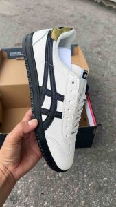 รองเท้าผ้าใบผู้หญิงและผู้ชายสินค้าพร้อมส่งอยู่ประเทศไทย