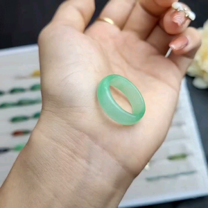 Q1253 Nhẫn Cẩm Thạch size 18mm ko kén mệnh - Phong Thuỷ TUDO P
