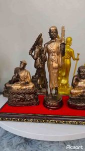 3 พระอรหันต์ แร่เหล็กน้ำพี้ (หน้าตัก 3 นิ้ว) แถมฟรีฐานรององค์พระ