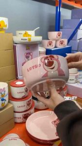 Tô Lớn Hình Gấu Dâu Lotso Dễ Thương - Bằng Sứ Cao Cấp [Chính Hãng Disney]