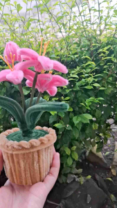 bunga kawat bulu mini pot/bunga Lily kawat bulu pot mini/Lily mercy/pipe cleaner/flower pot/bunga hias