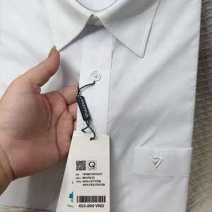 (1p0851 )Áo trắng ngắn tay hoạ tiết fom reguler( rông)