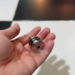 บูทยึดท่อ V.2 สแตนเลสแท้ 100% พร้อมน็อตเลส บู๊ซรองท่อ