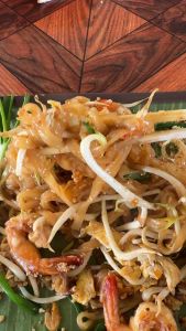 [ เซต10ห่อ ] ผัดไทย ผัดหมี่โคราช ปึงหงี่เชียง สูตรโคราช พร้อมน้ำซอล ขนาดห่อ 200 กรัม อร่อย สะดวก ในราคาประหยัด สินค้าคุณภาพ พร้อมส่ง