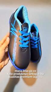 Sepatu Futsal Anak Laki-Laki Super Ringan Outsole Karet Lentur