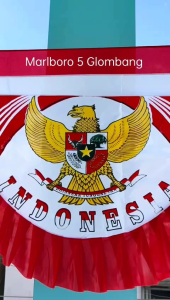 BENDERA MERAH PUTIH BACKGROUND GARUDA RUMBAI PUTIH 10 GLOMBANG