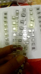 Plug in Konektor Casan Hape Mikro Tancap Universal Banyak Persamaannya 5 Pin Kuningan Ori