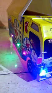 Truk Oleng Miniatur Doraemon & Aksesorisnya