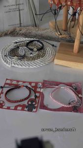 Gelang Spiderman Couple & Free Box Stiker: Aksesoris Unik untuk Kekasih