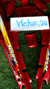 ชุดสีมอเตอร์ไซรุ่นเวฟ100เก่าตัวคาบูไฟสองตาหน้าดิสสีเเดงเเก้วมี13ชิ้นงานABSเกรดAประกอบสนิทสีสวย