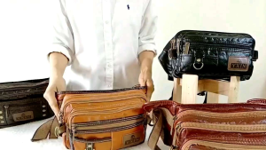 กระเป๋าคาดเอว คาดอก 616#กระเป๋าพ่อค้า แม่ค้า หนังนิ่มคุณภาพดี มีช่องใหญ่ใช้งาน 5 ช่อง สินค้าพร้อมส่งในไทย