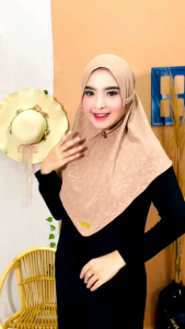 Bergo instan safiya /Jilbab instan crinkle embost airflow premium / Kerudung instan / pakaian wanita