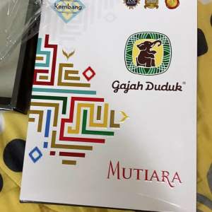 Kain sarung kain pelikat gajah duduk mutiara kembang