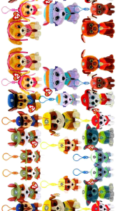 พวงกุญแจตุ๊กตาสุนัข "Ty Paw Patrol" ซึ่งเป็นตัวละครจากการ์ตูนทีวีซีรีส์ยอดนิยม ประกอบด้วยตัวละครหลัก 8 ตัว ได้แก่ สกาย (Skye) เชส (Chase) มาร์แชล (Marshall) เอเวอเรสต์ (Everest) มาร์แชลในชุดดับเพลิง (Marshall - Firefighter) ร็อคกี้ (Rocky) ซูม่า (Z