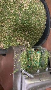 ชาตะไคร้ใบเตยมี 3 คน บรรจุซองชาละ 2 กรัม เต็มซองให้เยอะ และตะไคร้ออแกนิกจากวิสาหกิจชูมชนอำเภอฝาง