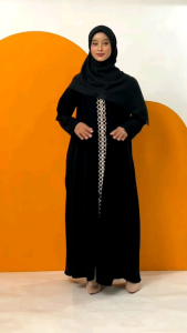 Abaya Shafa Jetblack Premium: Gamis Hitam Syari dengan Variasi Renda