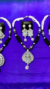 kalung set / kalung india / aksesoris india / aksesoris murah / kalung mata / kalung murah