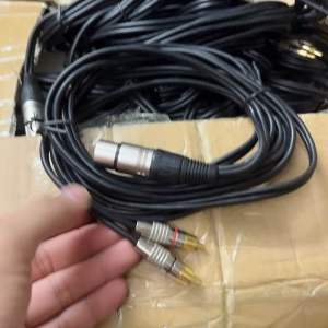 Dây canon cái ra 2 đầu AV