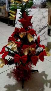 Pohon natal mini ukuran 30 cm lengkap dengan aksesoris / pohon natal meja