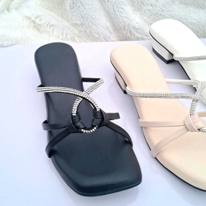 Sandal Wanita Heels 3 CM: Pilihan Gaya Kasual & Formal