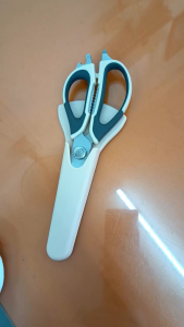 Gunting Dapur/ Gunting Serbaguna/ Kitchen Scissors With Magnet Cover / Multipurpose Kitchen Scissors