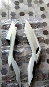 Cover Underside LR Sayap Bagian Tengah Vario 125 150 LED Putih Doff