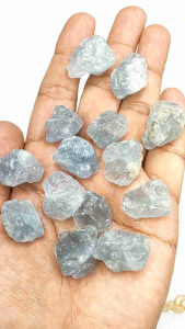 ผลึกเซเลสไทน์ (ไซส์ M) คุณยิ้ม ขนาด 10-15 กรัม 🌟 ราคาต่อชิ้น ✨ แบบซูมเเรนด้อม (Celestine Size M) 1 Pc / รายการสัญญาณคุณสมบัติของคุณ