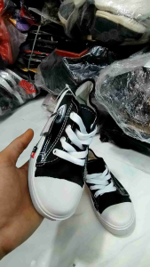 Sepatu Sekolah Anak SD SMP Pendek Tali Sepatu Casual Hitam/Putih