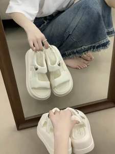 Sandal đi học quai chun đế cao 4cm siêu cute hàng QCCC (full box)