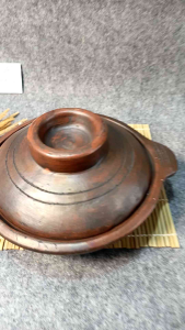 MANGKOK SAPO TANAH LIAT TRADISIONAL GERABAH MANGKOK MIE KUPING WAJAN JEGLOK TUTUP 24CM TINGGI 13CM TRADISIONAL KITCHENWARE INDONESIA Mangkuk Peralatan Dapur