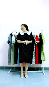 Váy bầu bigsize đến 100kg chấm bi phối cổ trắngchất chéo thái cực mát